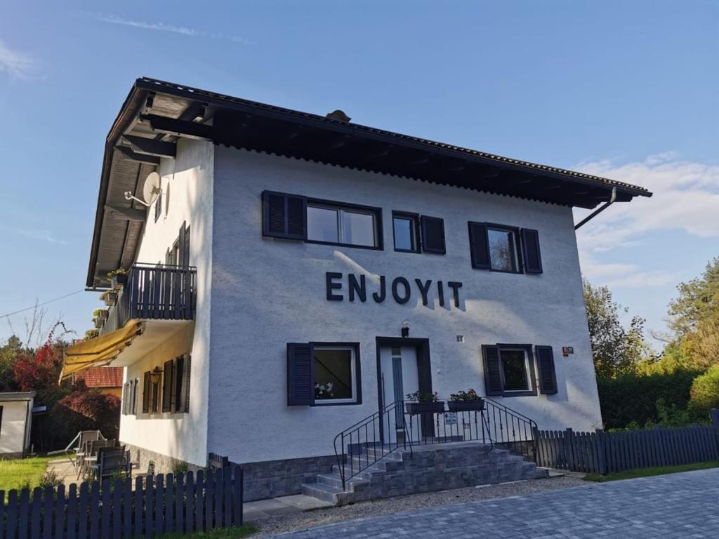 Отель Enjoyit Velden West Selpritsch Экстерьер фото